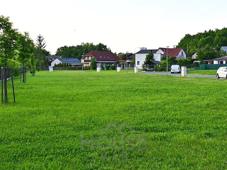 Prodej  stavebního pozemku 855 m² - foto 3