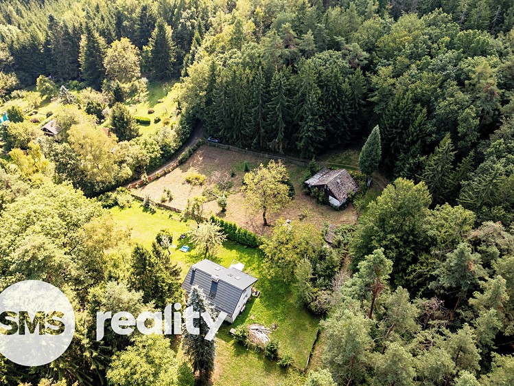 Prodej stavebního pozemku 1 560 m² - foto 1
