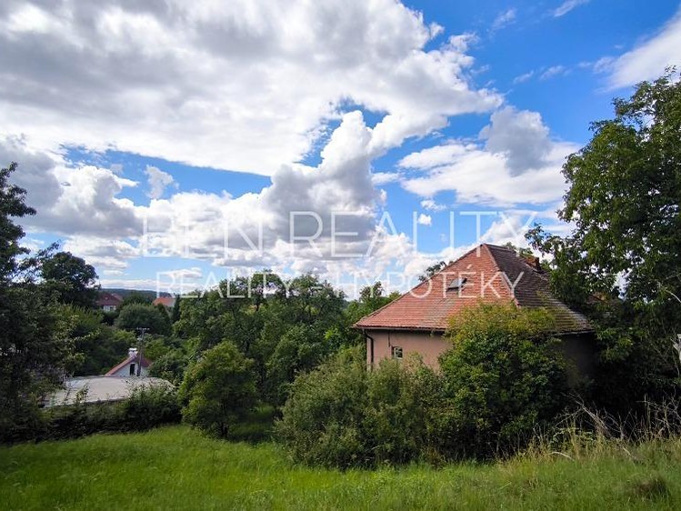 Prodej stavebního pozemku 3 528 m² - foto 1