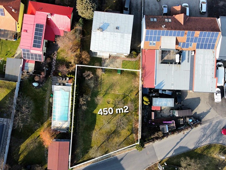 Prodej stavebního pozemku 450 m² - foto 1