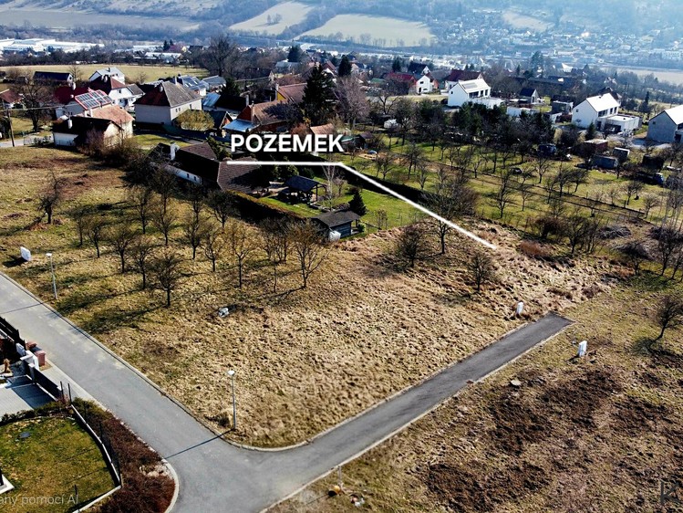 Prodej stavebního pozemku 748 m² - foto 3
