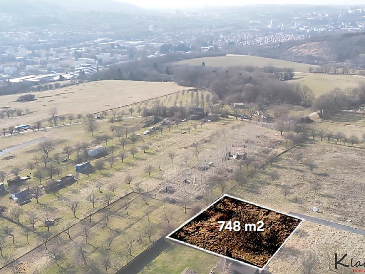 Prodej stavebního pozemku 748 m² - foto 4