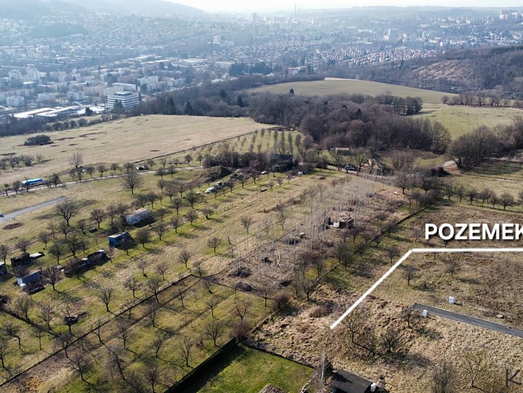 Prodej stavebního pozemku 748 m² - foto 8