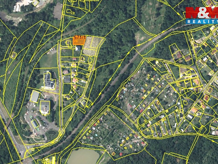Prodej stavebního pozemku 860 m² - foto 5