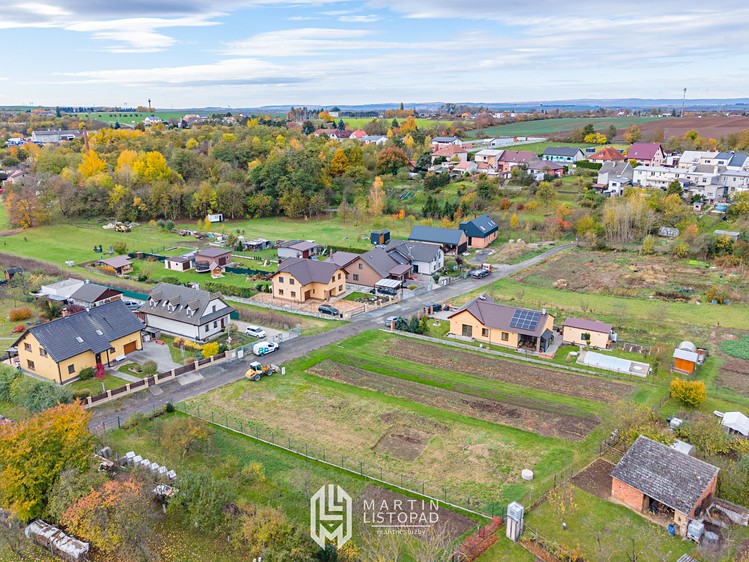 Prodej stavebního pozemku 745 m² - foto 3