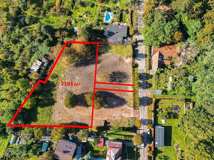 Prodej stavebního pozemku 2 195 m² - foto 3