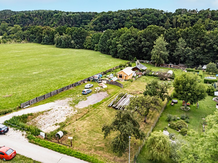 Prodej stavebního pozemku 2 049 m² - foto 3