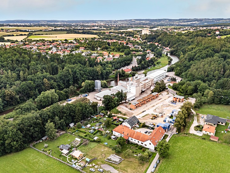 Prodej stavebního pozemku 2 049 m² - foto 4