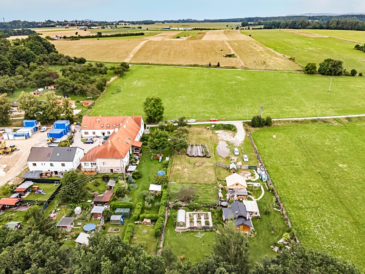 Prodej stavebního pozemku 2 049 m² - foto 7
