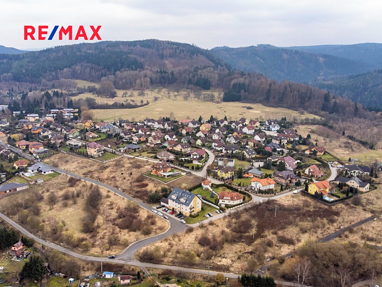 Prodej stavebního pozemku 822 m² - foto 4