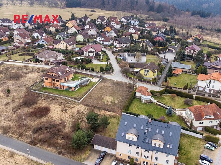 Prodej stavebního pozemku 822 m² - foto 2