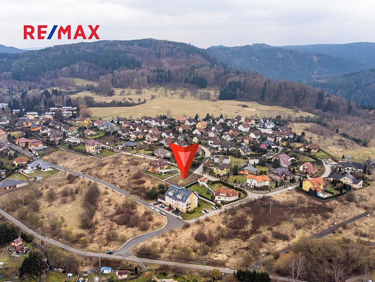 Prodej stavebního pozemku 822 m² - foto 5