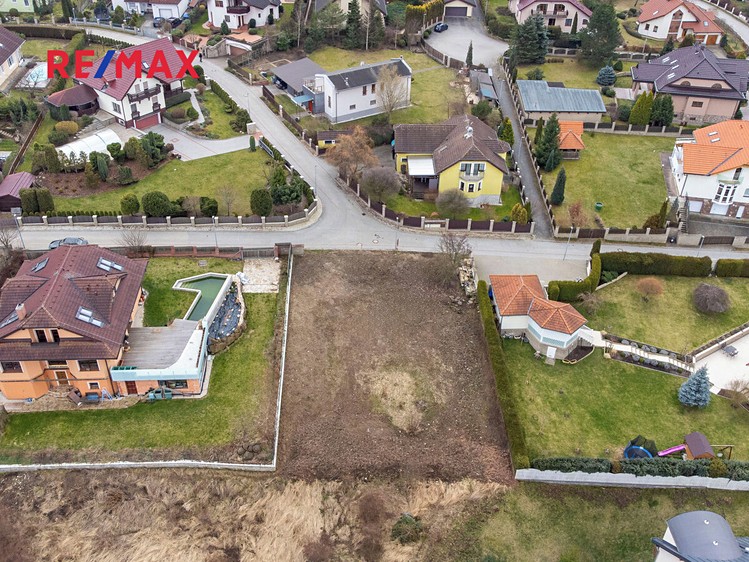 Prodej stavebního pozemku 822 m² - foto 7