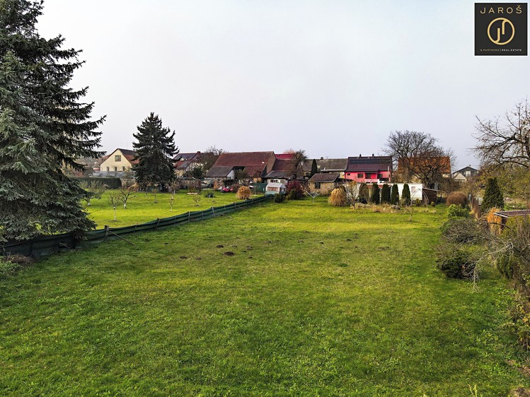 Prodej stavebního pozemku 1 266 m² - foto 3