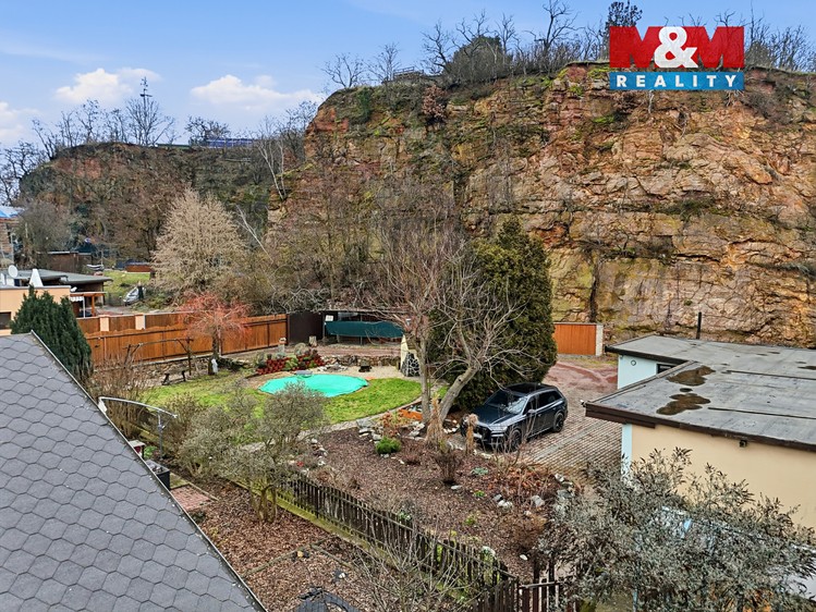 Prodej stavebního pozemku 1 842 m² - foto 3