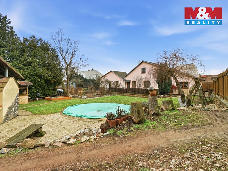 Prodej stavebního pozemku 1 842 m² - foto 5