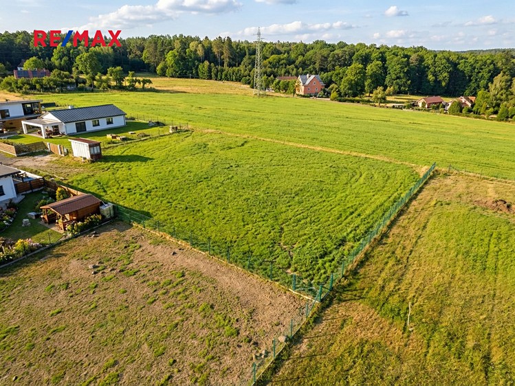 Prodej stavebního pozemku 2 565 m² - foto 5