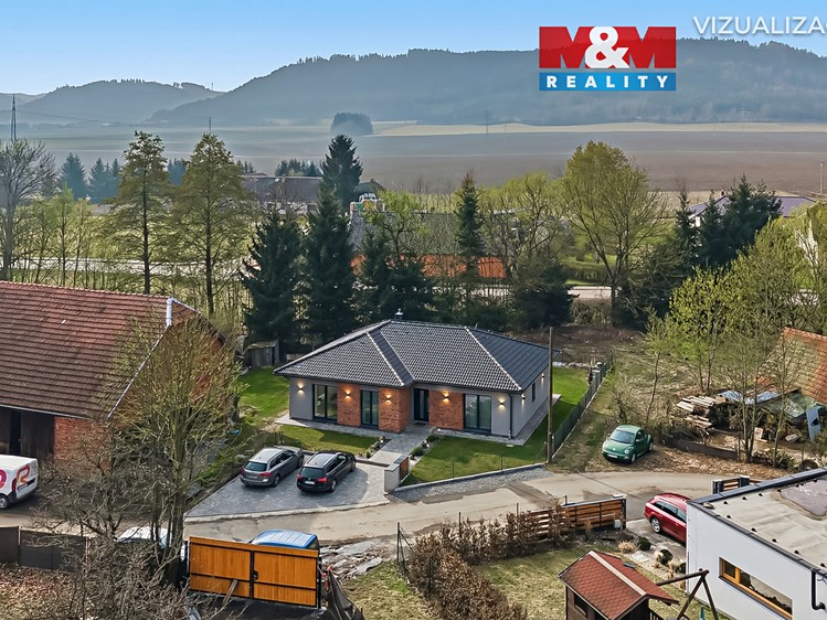 Prodej stavebního pozemku 1 300 m² - foto 1