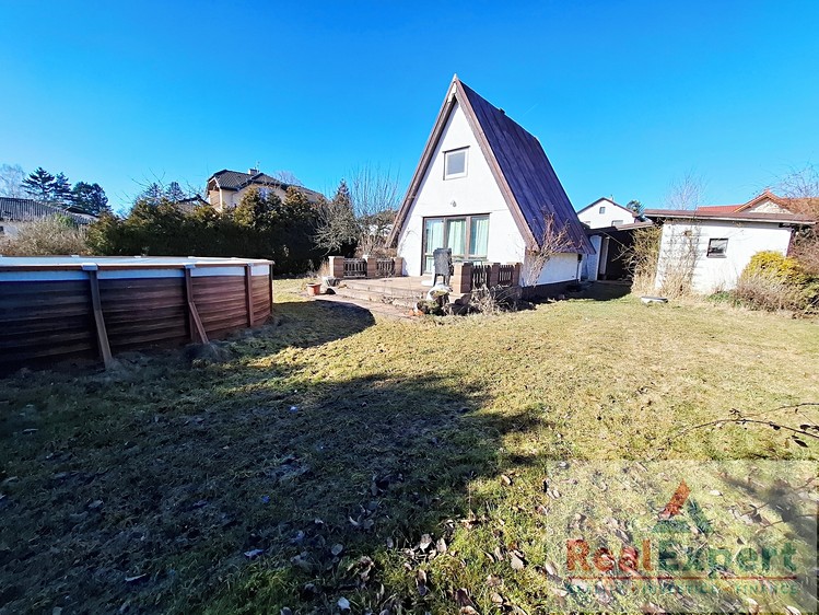 Prodej stavebního pozemku 721 m² - foto 1