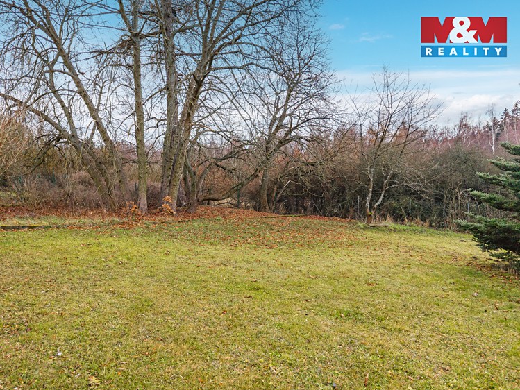 Prodej stavebního pozemku 1 300 m² - foto 8