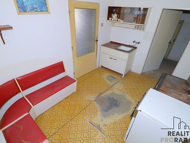 Prodej stavebního pozemku 1 802 m² - foto 8