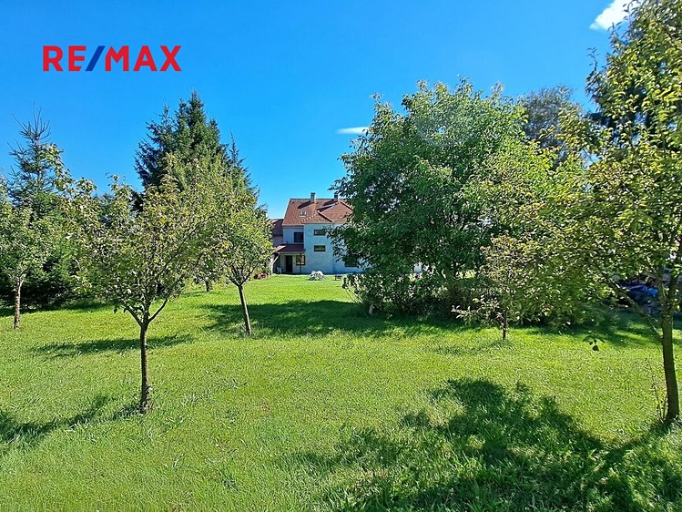 Prodej stavebního pozemku 606 m² - foto 2