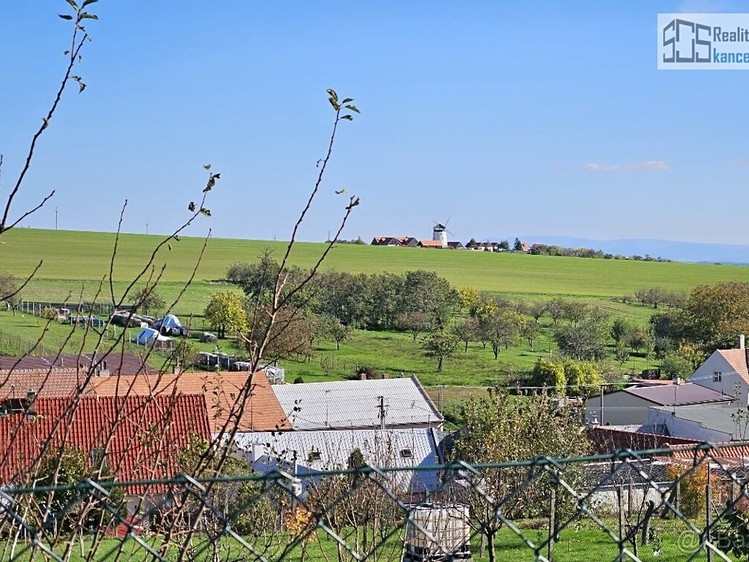 Prodej stavebního pozemku 1 500 m² - foto 1