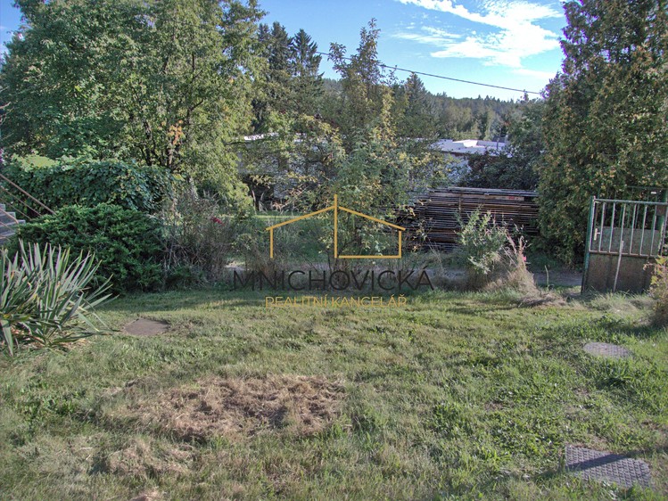 Prodej stavebního pozemku 1 040 m² - foto 6