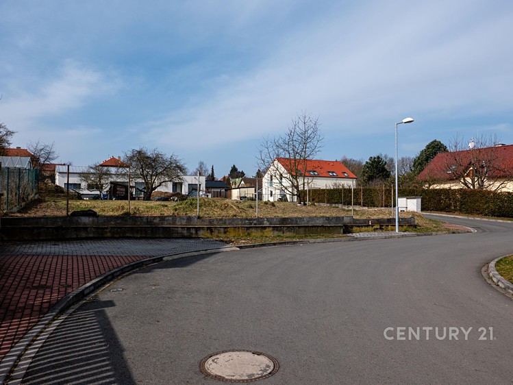 Prodej stavebního pozemku 962 m² - foto 7
