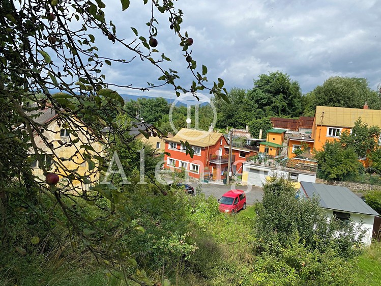 Prodej stavebního pozemku 1 151 m² - foto 1