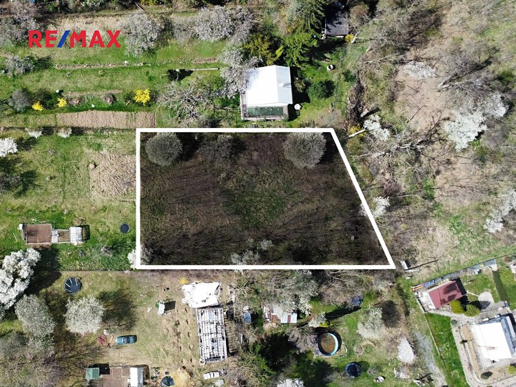 Prodej stavebního pozemku 1 468 m² - foto 1