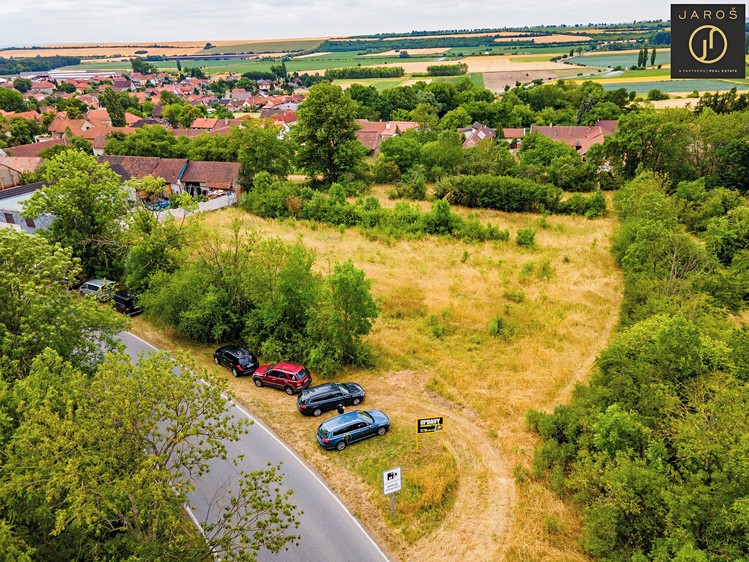Prodej stavebního pozemku 801 m² - foto 1