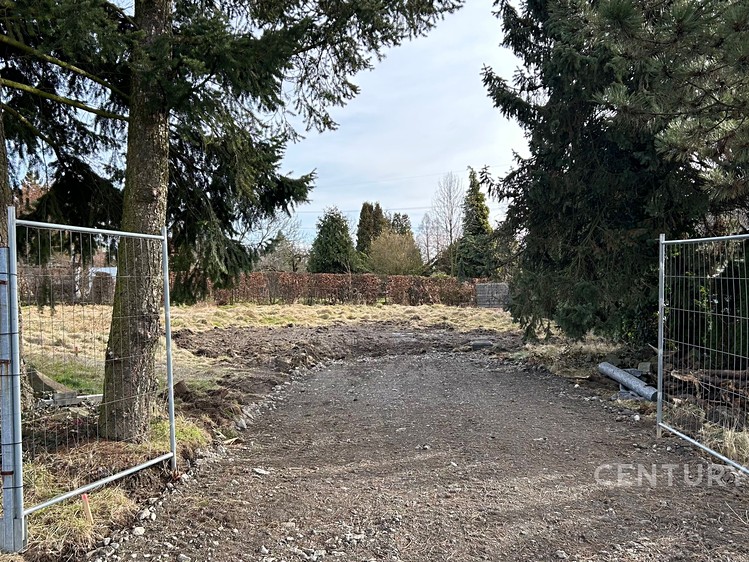 Prodej stavebního pozemku 840 m² - foto 1