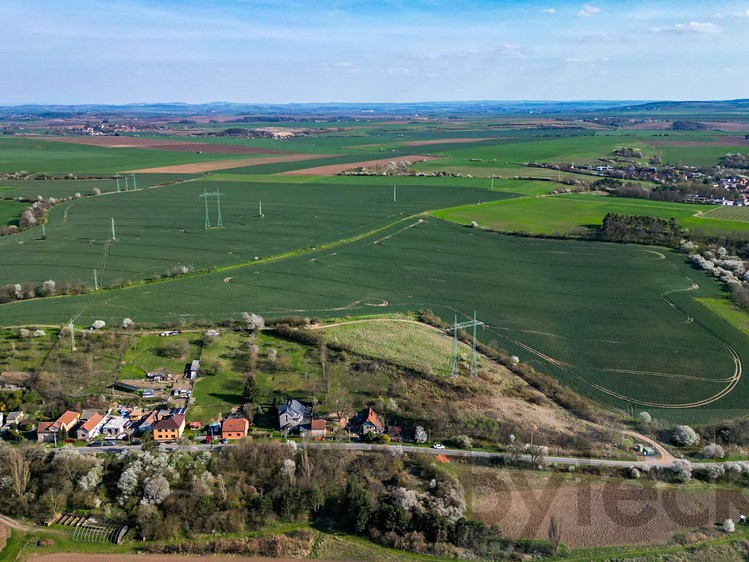 Prodej stavebního pozemku 1 820 m² - foto 2