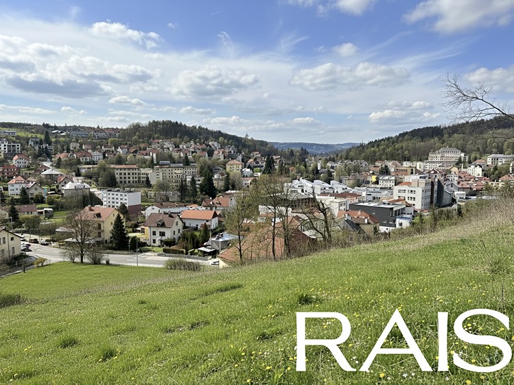Prodej stavebního pozemku 1 833 m² - foto 1