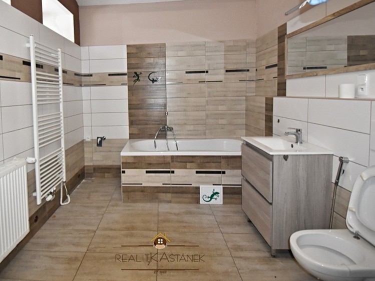 Prodej obchodního prostoru 105 m² - foto 8