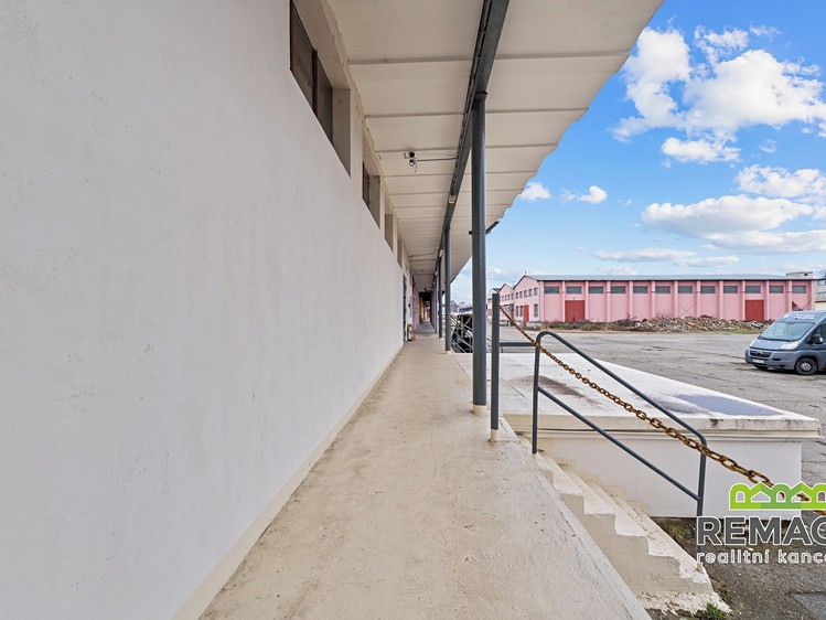 Prodej skladového prostoru 2 326 m² - foto 3
