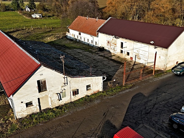 Prodej komerční nemovitosti 900 m² - foto 4