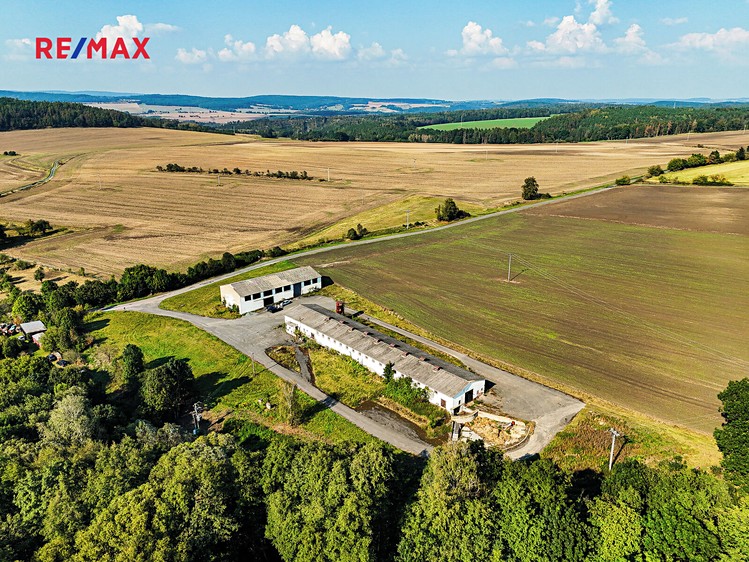 Prodej zemědělského objektu 1 377 m² - foto 1