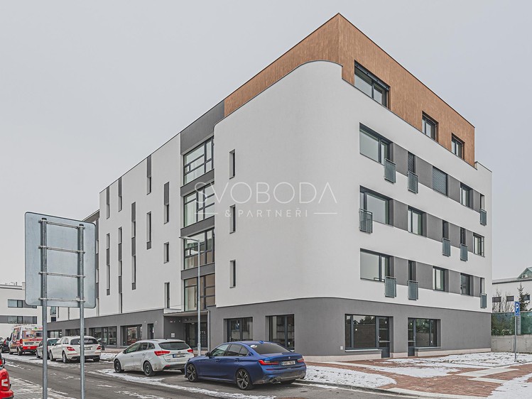 Prodej obchodního prostoru 128 m² - foto 1