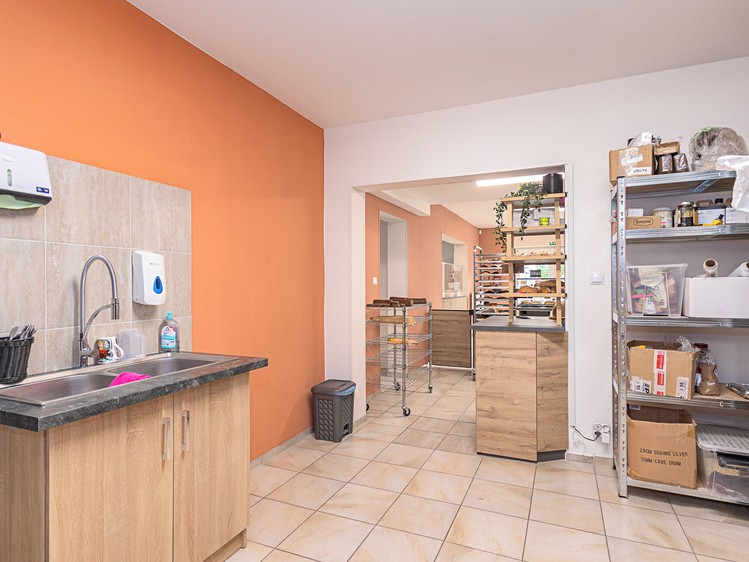 Prodej obchodního prostoru 68 m² - foto 8
