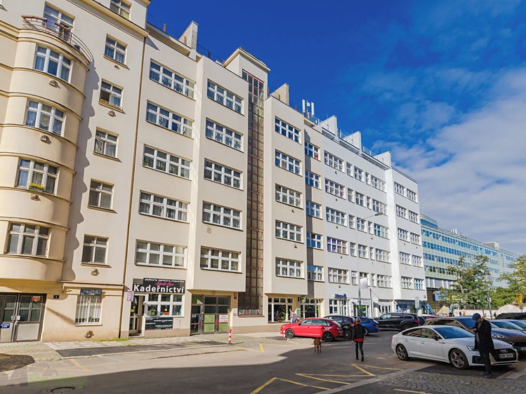 Prodej činžovního domu 1 999 m² - foto 2