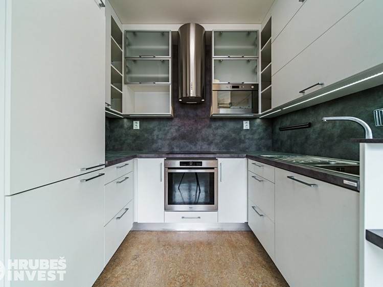Prodej komerční nemovitosti 2 380 m² - foto 7