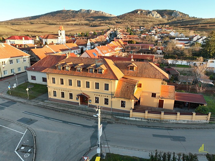 Prodej ubytovacího zařízení 350 m² - foto 1