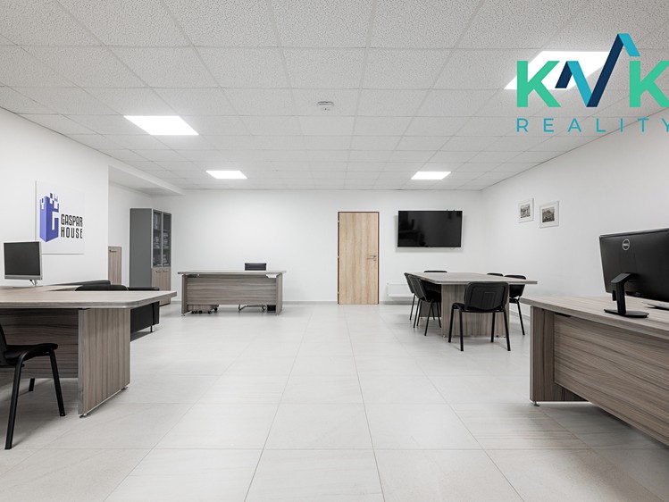 Prodej kanceláře 92 m² - foto 1