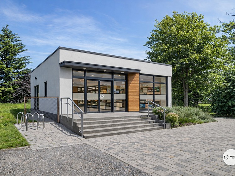 Prodej obchodního prostoru 145 m² - foto 1