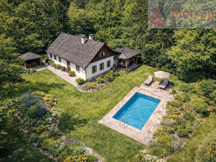 Prodej ubytovacího zařízení 200 m² - foto 1
