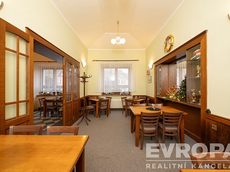 Prodej komerční nemovitosti 330 m² - foto 6