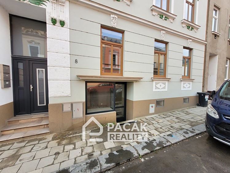 Prodej obchodního prostoru 28 m² - foto 1