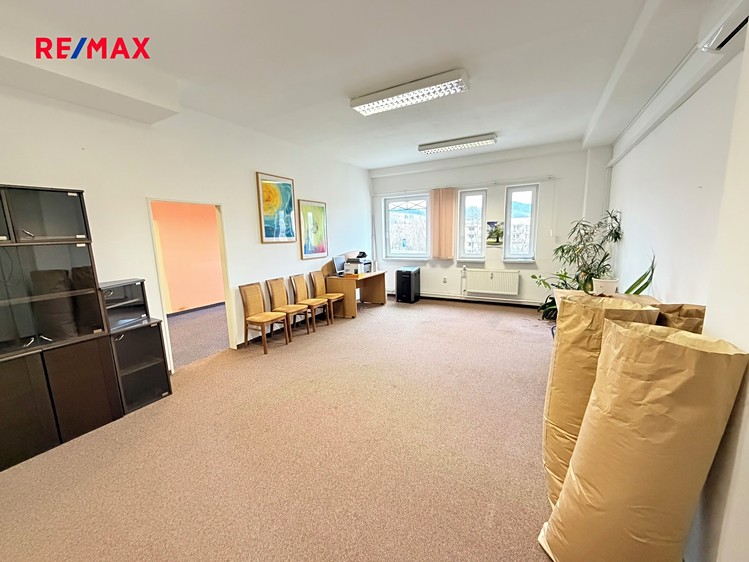 Prodej kanceláře 54 m² - foto 2